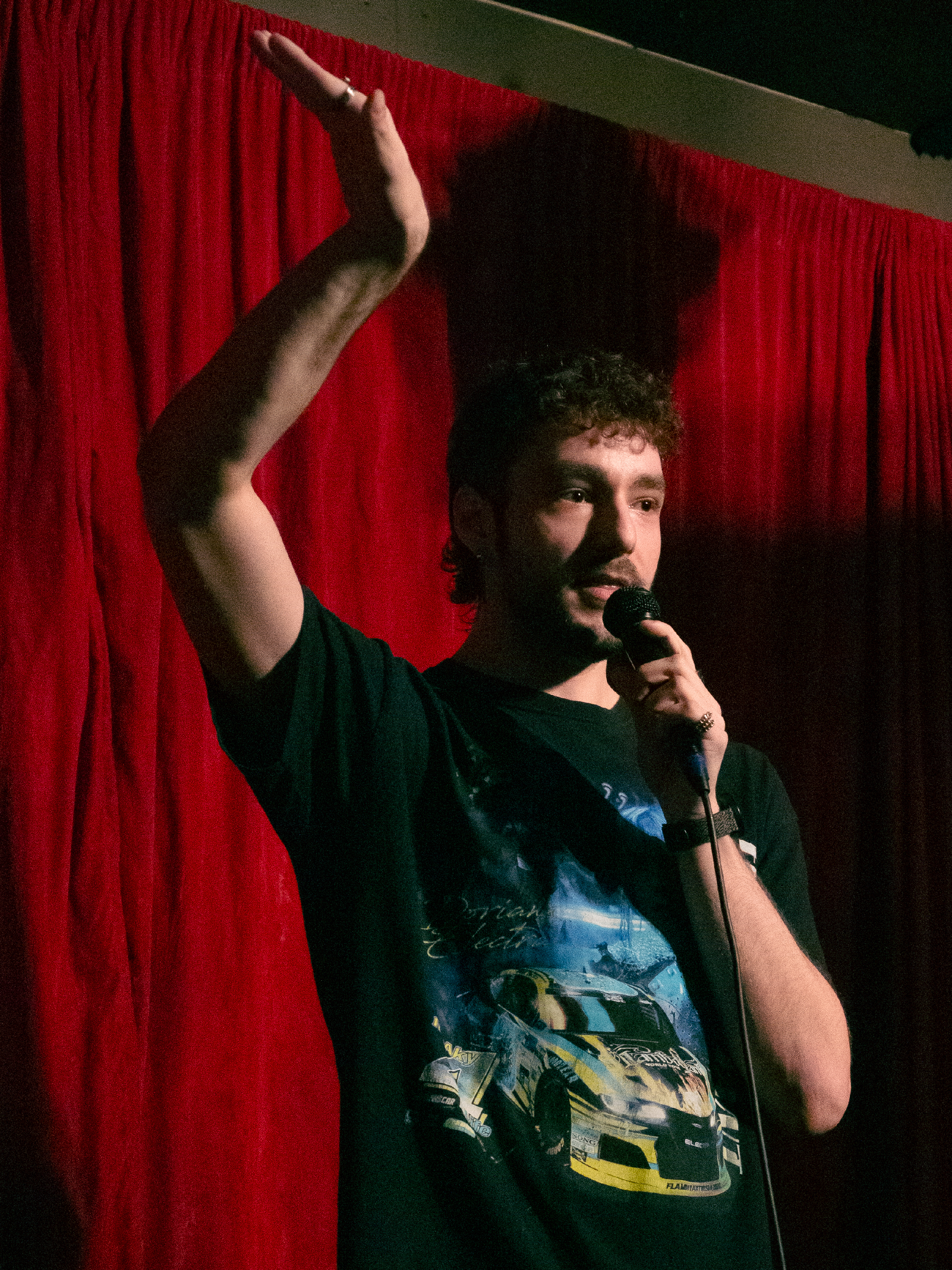 Steven Roberts tells joke with his hands.